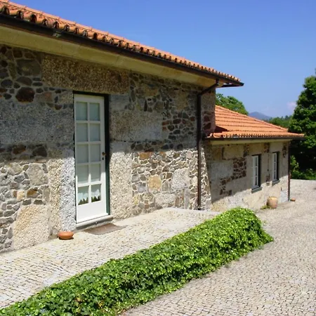 Casa Da Tojeira * Кабесейраш-ди-Башту
